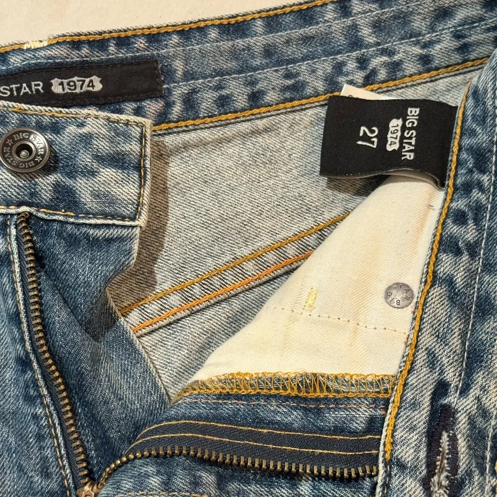 ARITZIA- Wlifred Free Wm's Hoodie S,paired w BIG STAR Distressed Denim Shorts 27